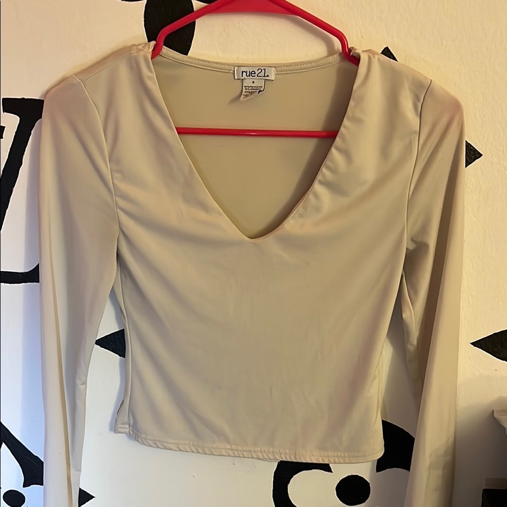 Rue21 Cream Fitted Crop Blouse
